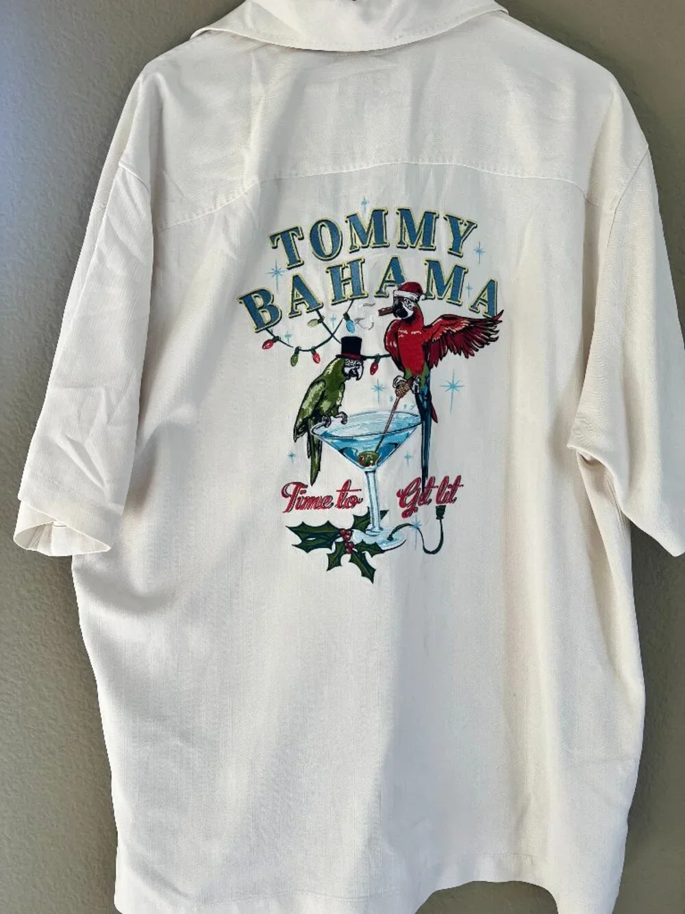 Tommy Bahamas - Picture 1 of 1